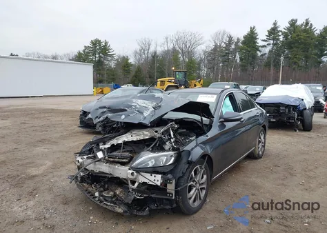 2016 Mercedes-Benz C 300 4Matic из США, поврежденный, VIN 55SWF4KB8GU152486